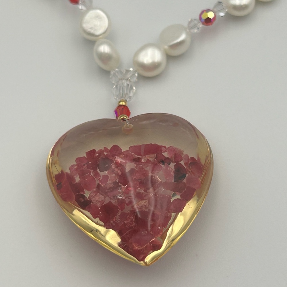 *New* Faux Pearl and Lucite Heart Necklace - Picture 7 of 9